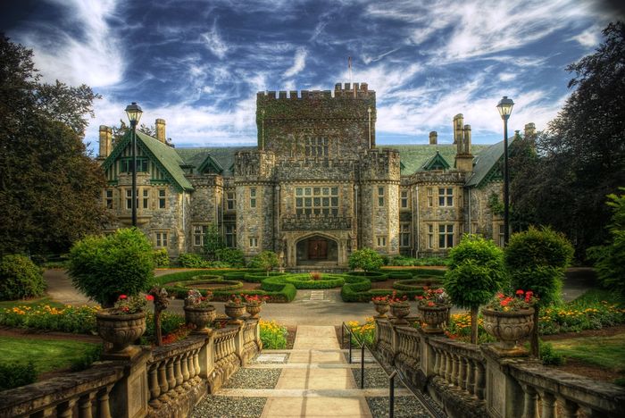 Front-Of-Hatley-Castle