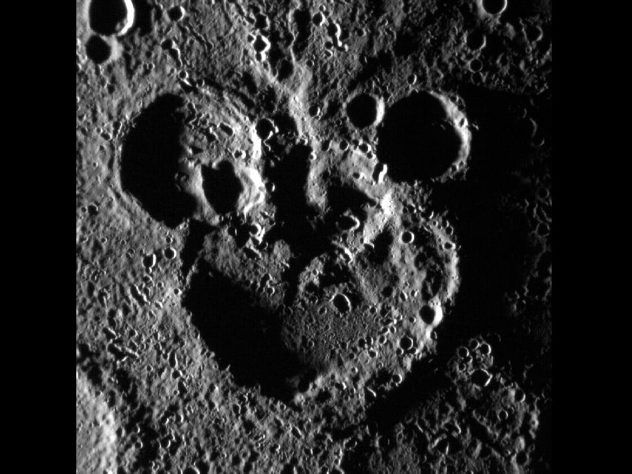 660304Main Messenger Orbit Image20120615 1 4By3 946-710