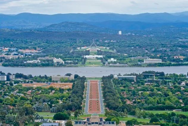6 canberra