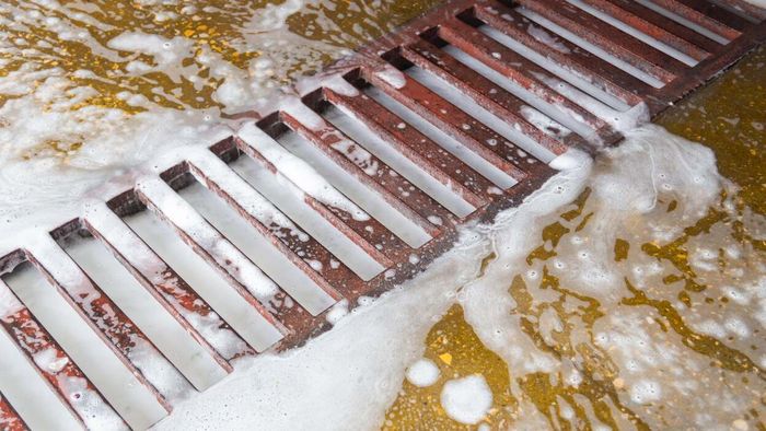 Remove water from the garage floor