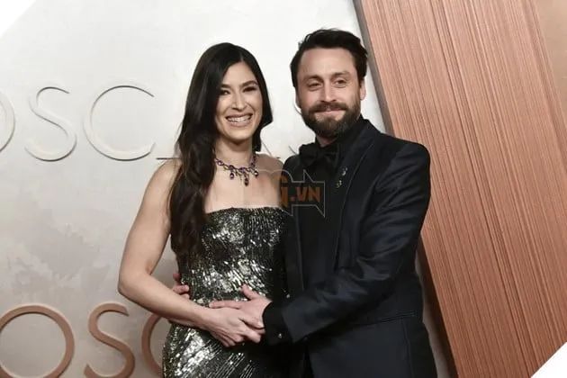 Kieran Culkin Không Chỉ Có Tượng Vàng Mà Còn Đón Nhận Niềm Hạnh Phúc Lớn Khi Đoạt Giải Nam Phụ Xuất Sắc Nhất Tại Oscar 2025