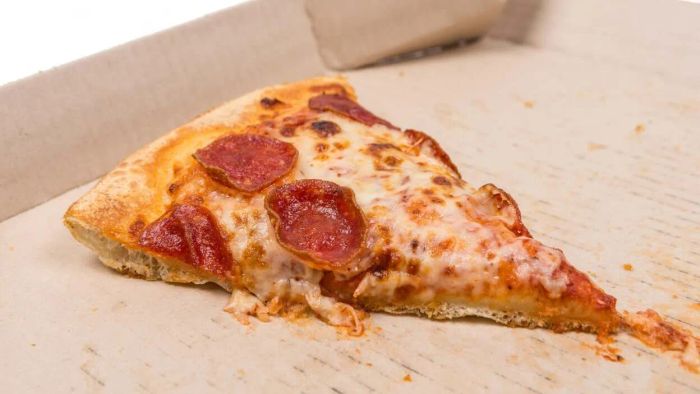 Optimal Techniques for Keeping Pizza Fresh