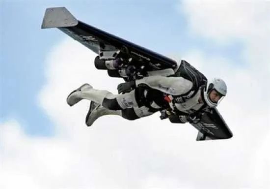 Flying-Man-2-Wq