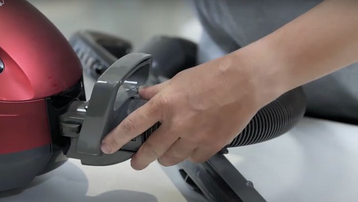 may-hut-bui-hitachi-10