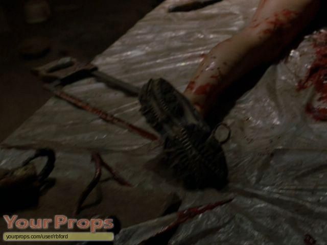 Wrong-Turn-Bloody-stunt-Hacksaw-2