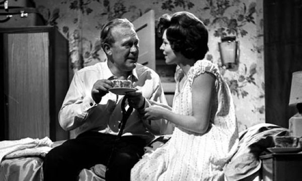 Joss-Ackland-And-Pauline--001