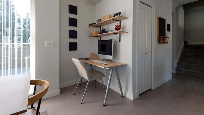 How to Design a Home Office in a Super Compact Area