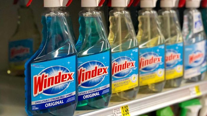 10 Unconventional Ways to Utilize Windex at Home