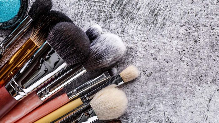 Keep makeup brushes clean and bacteria-free
