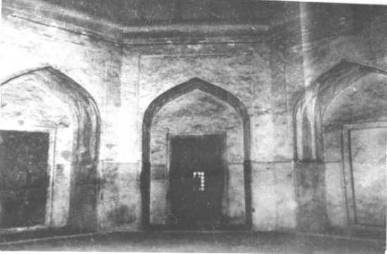 Lockedroom4