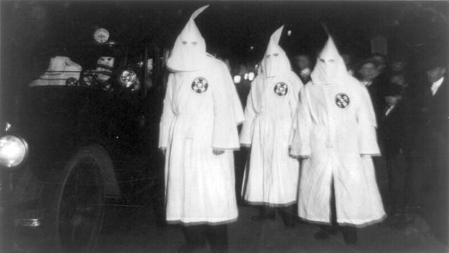 640px-Ku_Klux_Klan_Virgina_1922_Parade