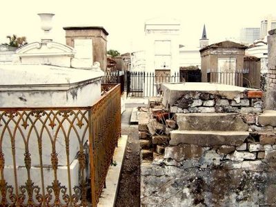 887104-St-Louis-Cemetery-No-1-0