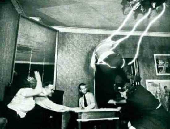 Ghosts&Klein Seance Ghostsm