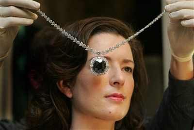 Vicky-Patterson-Wears-The-Black-Orlov-Diamond