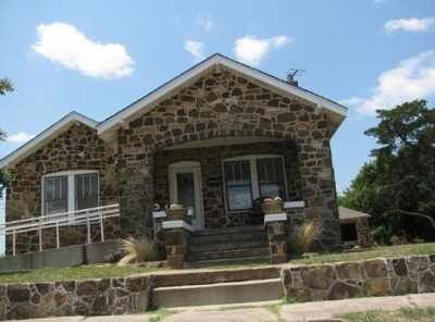 Bowie Petrified Wood House Small-465X345