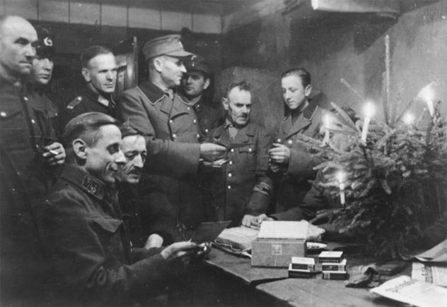 Volkssturm feiert Weihnachten