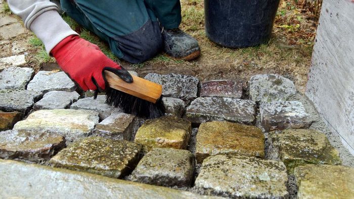 A Comprehensive Guide to Using Muriatic Acid Safely and Effectively