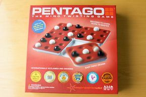 The contents of the Pentago box.