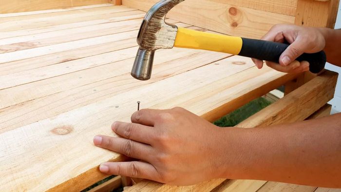 Mastering the Art of Using a Rubber Band to Remove a Stubborn Screw and Other Handy DIY Hacks