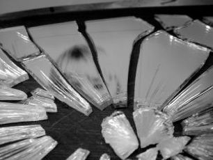 379471 Broken Mirror 4
