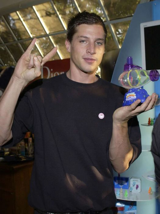 Simon Rex posing with an Explora-Sub around 2003.