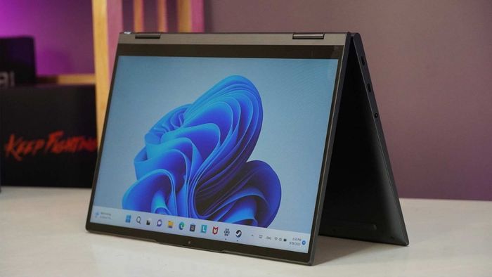 Lenovo Slim Yoga 7 Carbon 14ACN6 R7 là chiếc laptop nhỏ gọn được tối ưu hóa dành cho nữ giới