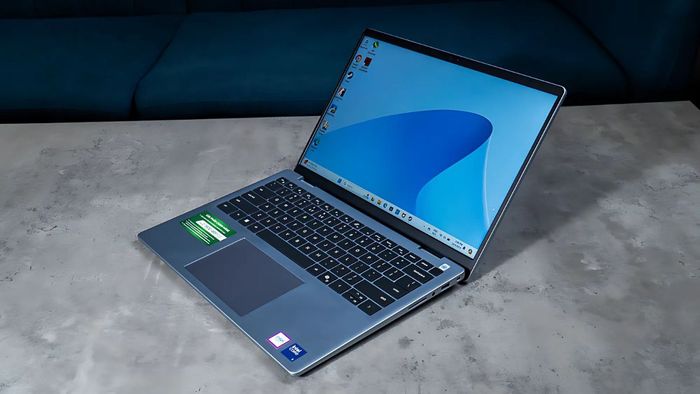 Dell Inspiron 14 5440 N5440 là chiếc laptop nhỏ gọn dành cho sinh viên nữ với độ bền vượt trội