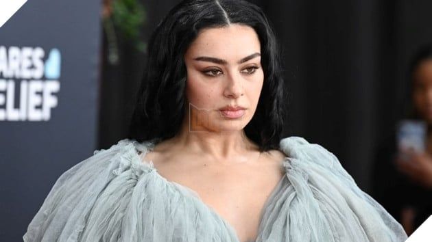 Charli XCX Được Nhắm Đến Cho Vai WHITE WITCH Trong Phần Thứ Ba Của Narnia