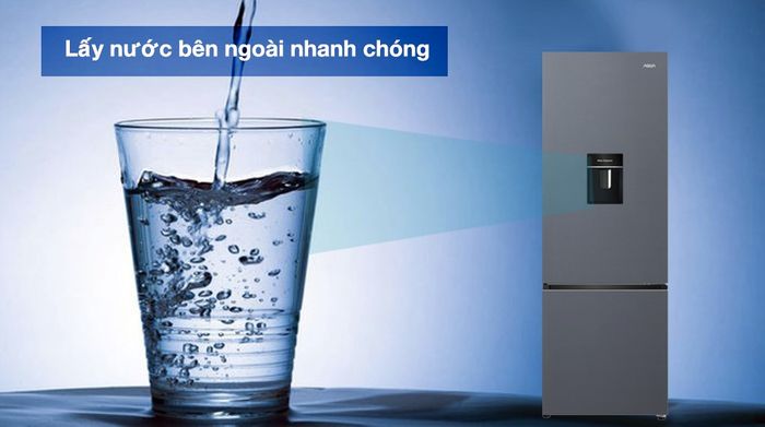 Tủ lạnh Aqua Inverter 320 lít AQR-B390MA(WSL) - Lấy nước bên ngoài tiện lợi