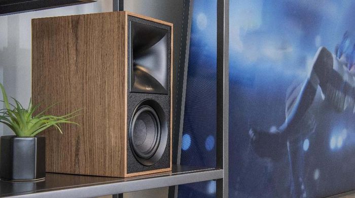 Cặp Loa Bluetooth Klipsch The Fives Walnut - Thiết kế đẹp mắt, thời thượng