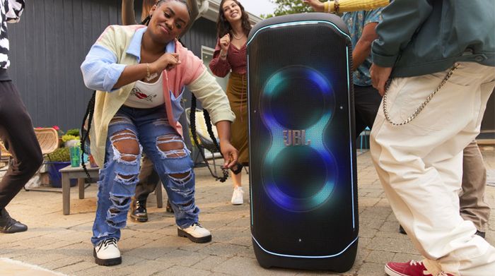 Loa Bluetooth JBL PartyboxUltas Ultimate - Thoải mái mở tiệc ngoài trời với chuẩn chống nước IPX4