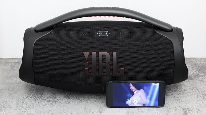 Loa Bluetooth JBL Boombox 3 - Tăng gấp đôi công suất khi kết nối với một loa JBL khác