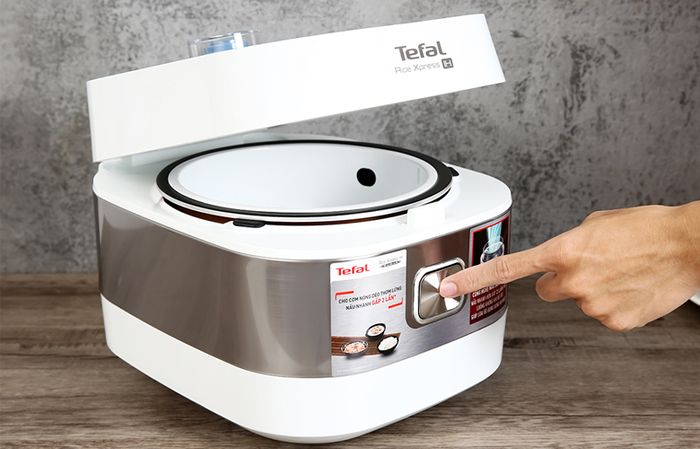 Mở nồi Nồi cơm điện cao tần Tefal 1.5 lít RK762168