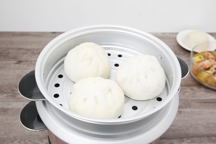 Xửng hấp đường kính rộng hấp gà, bánh bao, rau củ thuận tiện - Nồi cơm nắp rời Sunhouse 1.8 lít SHD8125