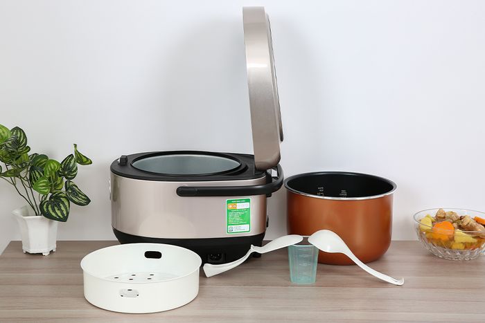 Nồi cơm điện tử Kangaroo 1.8 lít KG18DR12 phụ kiện đi kèm tiện dụng