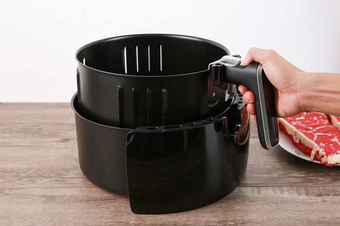 Khay tách dầu, khay chiên bằng kim loại bền bỉ - Nồi chiên không dầu Kangaroo KG52AF1A 5 lít