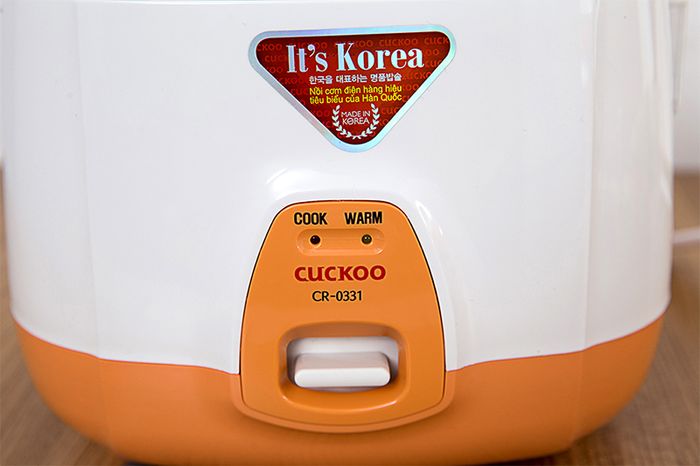 Nồi cơm điện nắp gài Cuckoo CR-0331