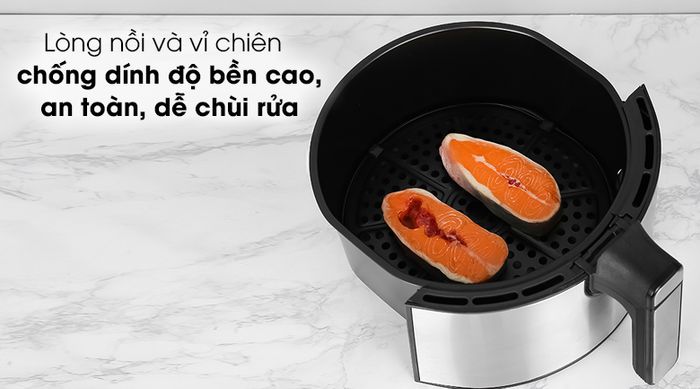 Nồi chiên không dầu Mishio MK-221 5 lít - Lòng nồi và vỉ chiên của nồi chiên không dầu làm bằng chất liệu thép sơn tĩnh điện chống dính