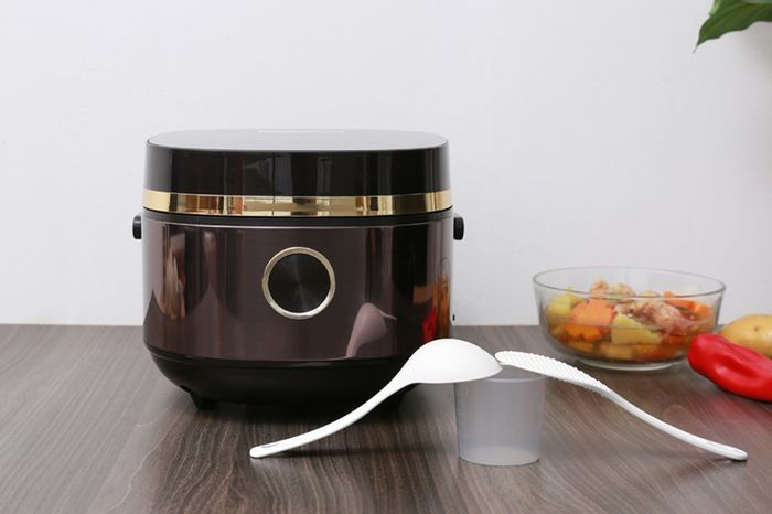 Nồi cơm điện tử Kangaroo 1.8 lít KG599N