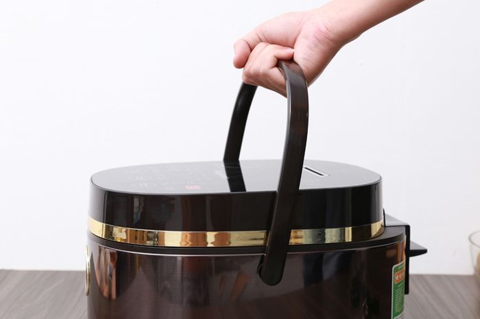 Nồi cơm điện tử Kangaroo 1.8 lít KG599N