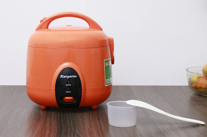 Nồi cơm điện Kangaroo KG826S-1