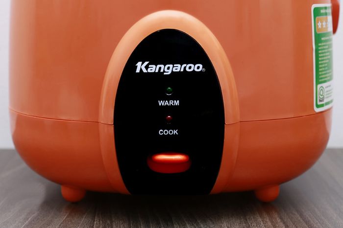 Nồi cơm điện Kangaroo KG826S-7