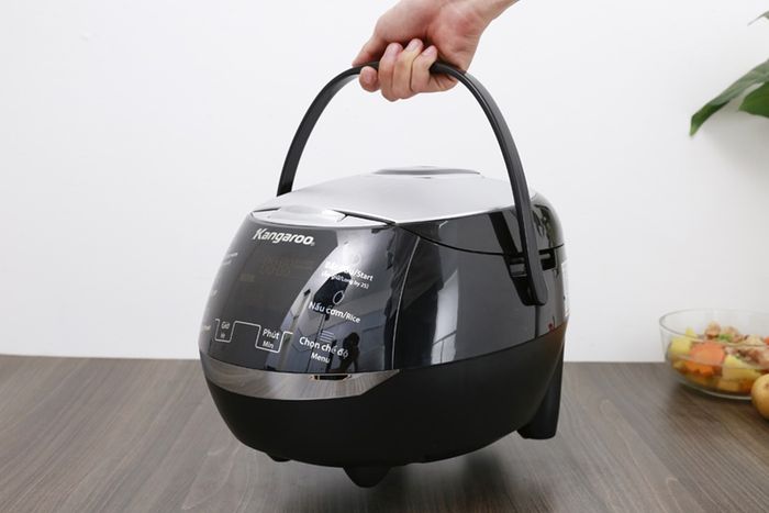 Quai xách - Nồi cơm điện tử 1.8 lít Kangaroo KG595