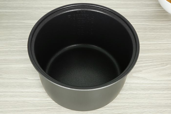 Nồi cơm nắp gài Crystal 2.2 lít NCG2201 - Dung tích