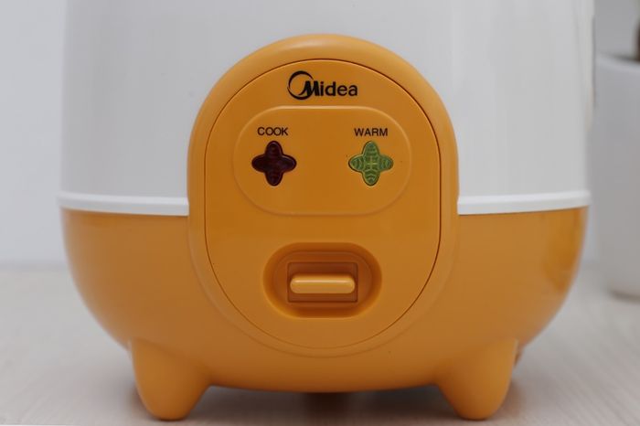 Nồi cơm điện Midea MR-CM06SD