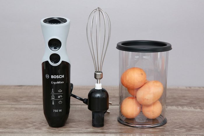 Cây đánh trứng tiện dụng - Máy xay sinh tố cầm tay Bosch MSM67160