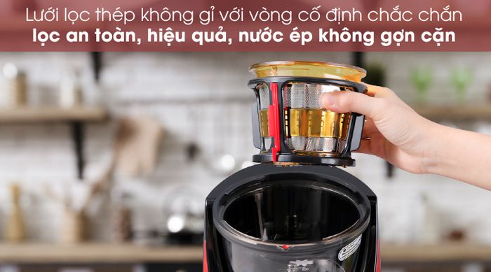 Lưới lọc không gỉ - Máy ép chậm Kuvings EVO820 đỏ