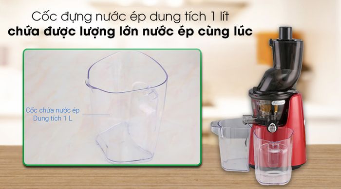 Máy ép chậm Kuvings E7000 - Cốc đựng nước ép dung tích 1 lít chứa được lượng lớn nước ép cùng lúc
