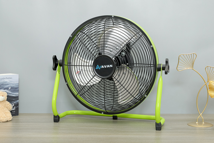 Quạt sạc điện AVAN 3 cánh AVF-C30DC 15W - Thiết kế, chất liệu