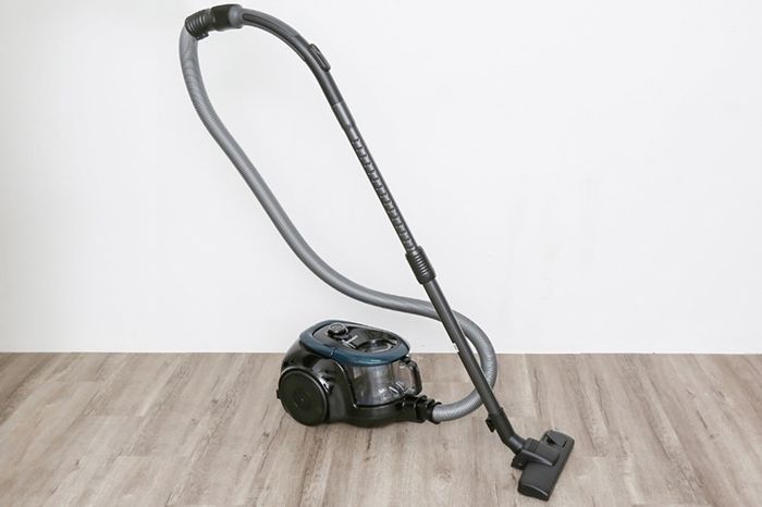 Thiết kế với màu xanh đen sang trọng, quý phái - Máy hút bụi Samsung VC18M21M0VN/SV-N